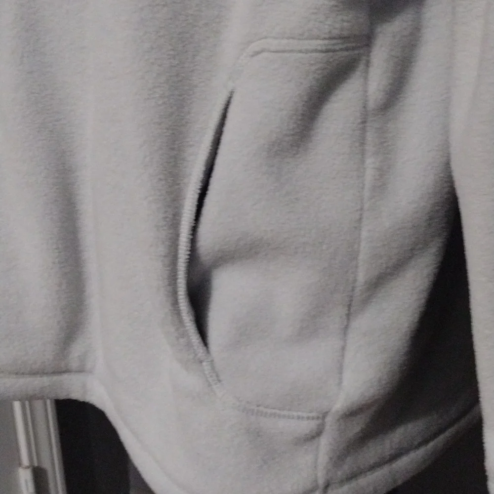 Nike pullover sweater ❄️☃️ - Picture 3 of 11